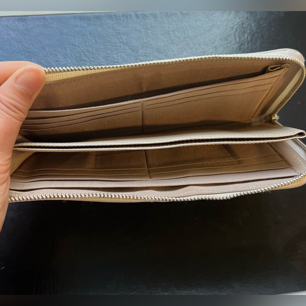 Wallet - Picture 7 of 9